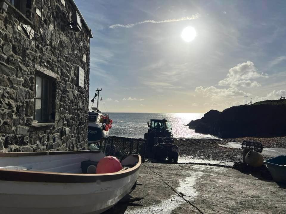 Cadgwith Cove Inn Buitenkant foto