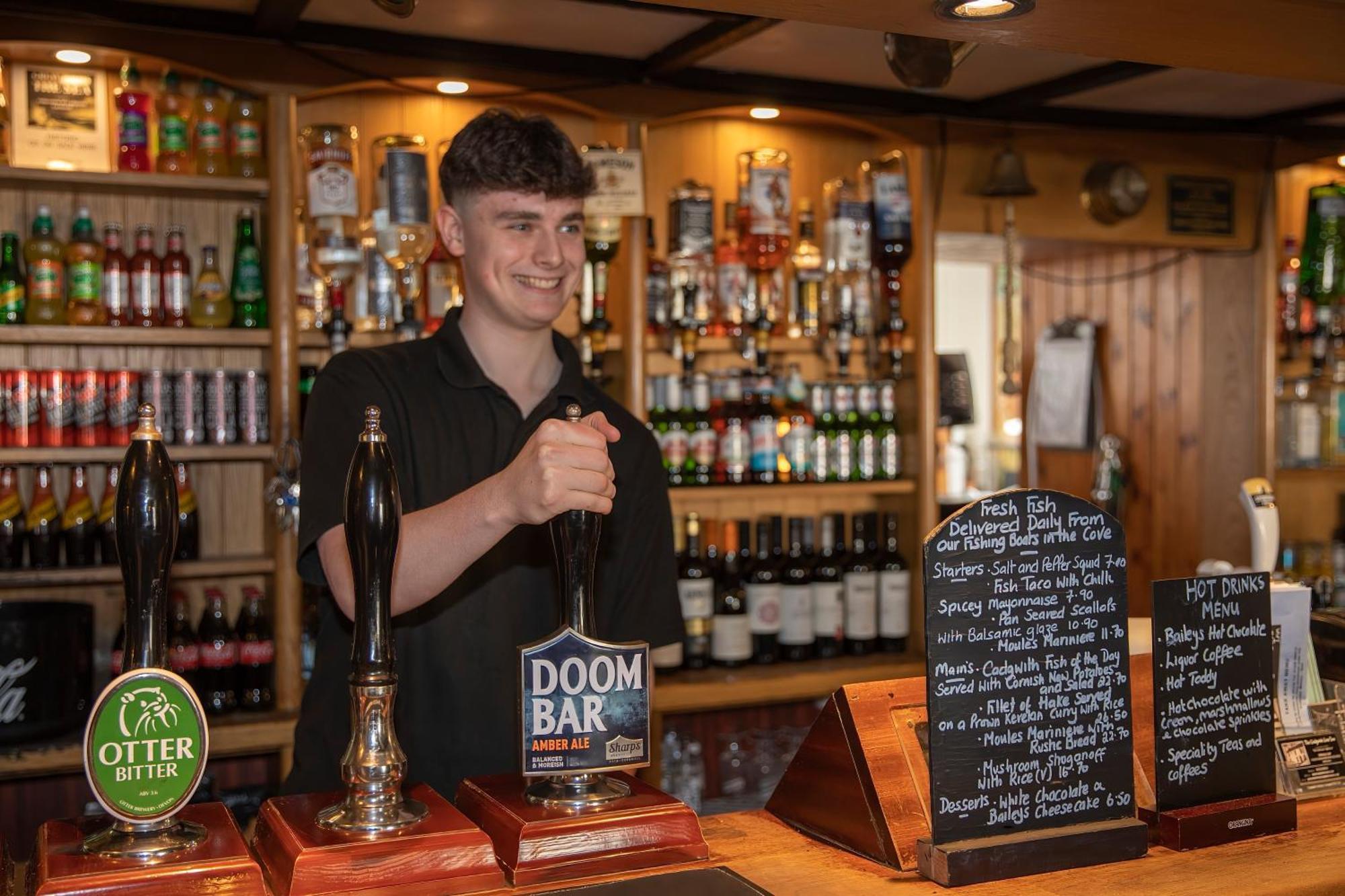 Cadgwith Cove Inn Buitenkant foto