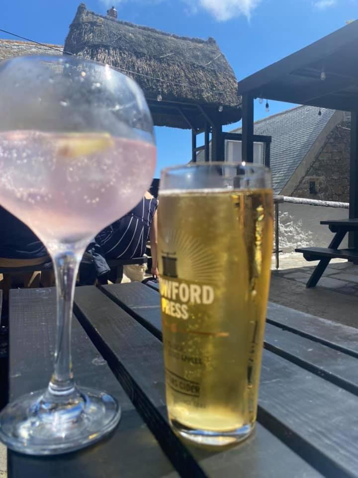 Cadgwith Cove Inn Buitenkant foto